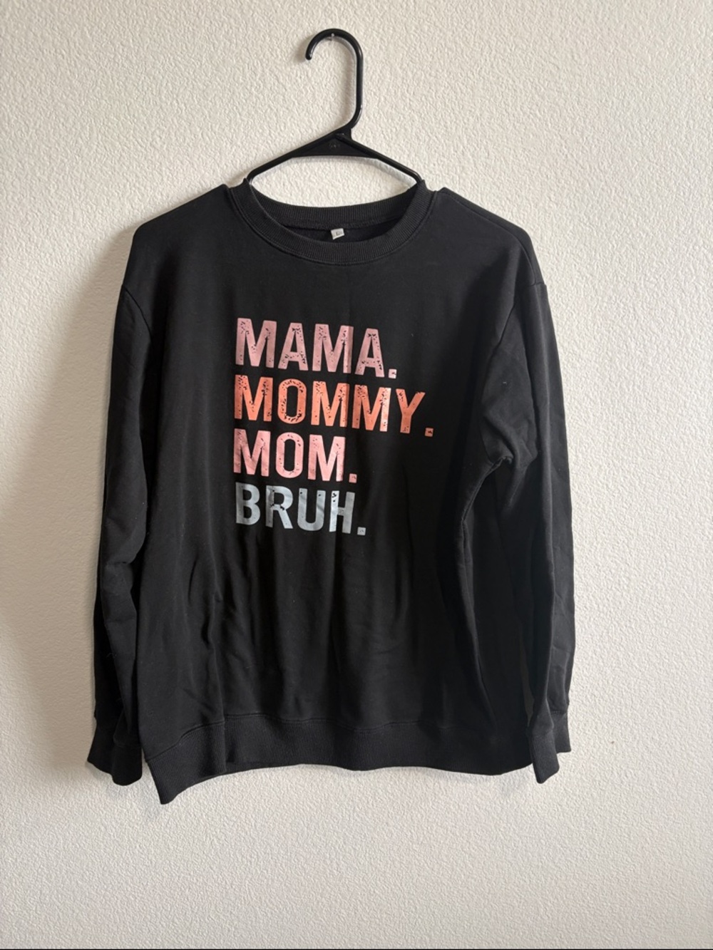 Black 'MAMA' Graphic Crewneck Sweatshirt